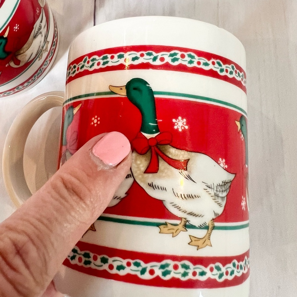 Vintage Christmas Mallard Duck Mugs Set of 2 Holiday Holly Berry Cottagecore - Picture 8 of 8